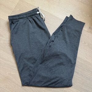 Vuori Men’s Sunday Performance Jogger, Sz L, Charcoal